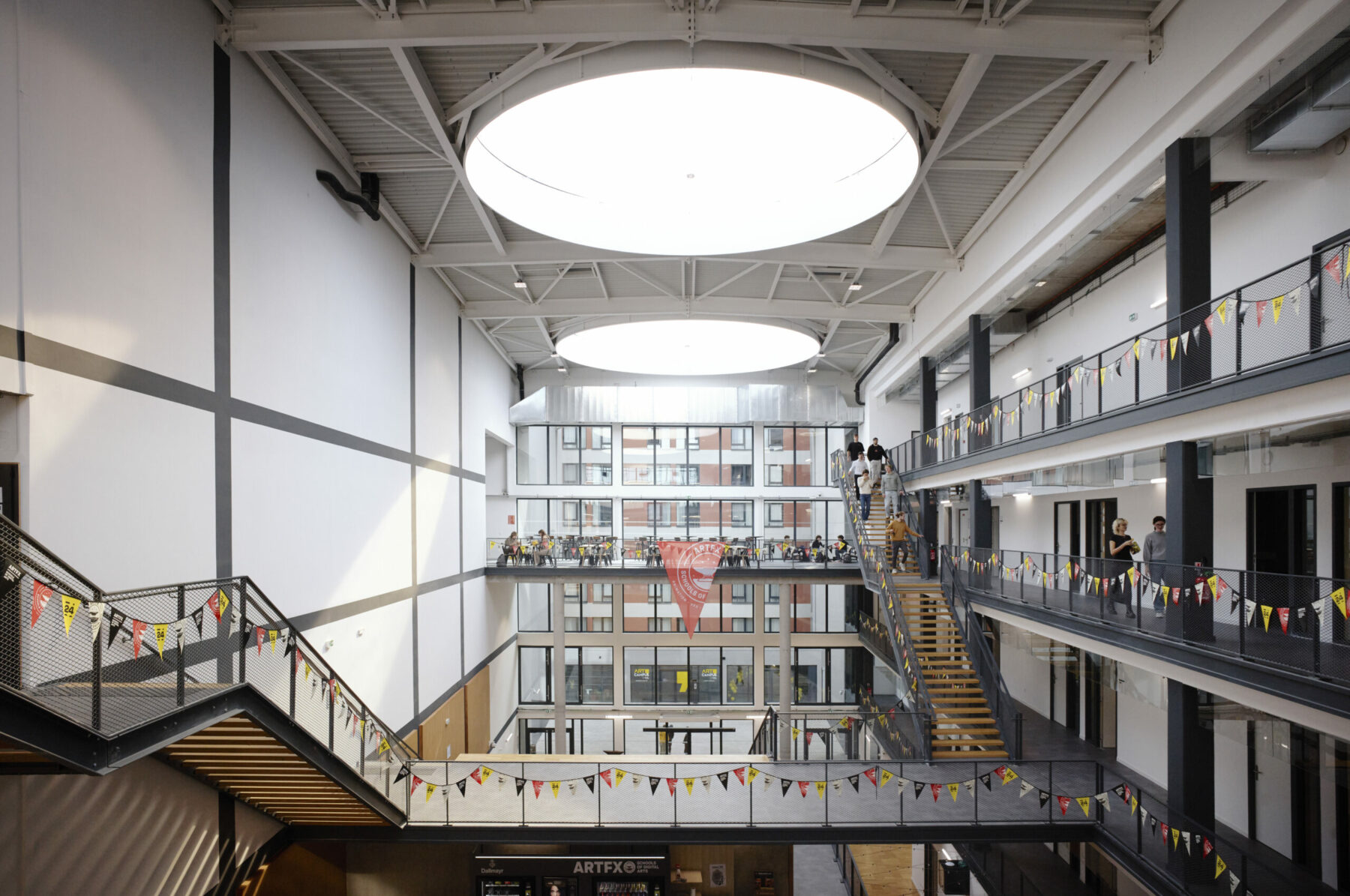 Campus de l'école 24 Lille Plaine Images